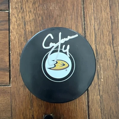 Cam Fowler Firmado Autografiado Anaheim Ducks Logo Disco ¡Limpio! Foto 1 de 2