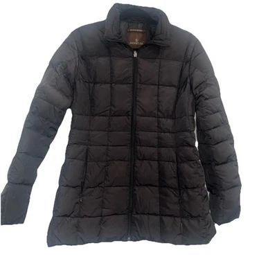 Moncler черный средней длины пуховик куртка | идеально подходит для любого сезона - Изображение 1 из 4