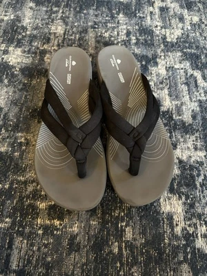Clarks Cloud Steppers Black Thong Slip On Comfort Flip Flops Shoes Sandals Sz.10 - Image 1 of 4