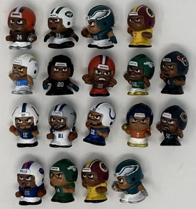 Teenymates NFL Konvolut 18 Spieler Figuren Garrett, Bosa, Luck, Mack, Elliott, ++ - Bild 1 von 4