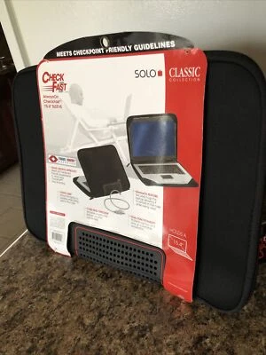 Check Fast Solo AlwaysOn Laptop Sleeve 15.4` Computer Laptop Sleeve - Image 1 of 3