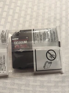 Brother lc205m xxl magneta ink cartridge - Photo 1/6