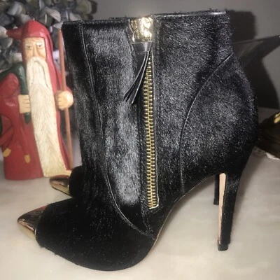 Botines botines ALICE + OLIVIA para mujer negros Donnie Captoe pelo de becerro EE. UU. 7 Foto 1 de 4