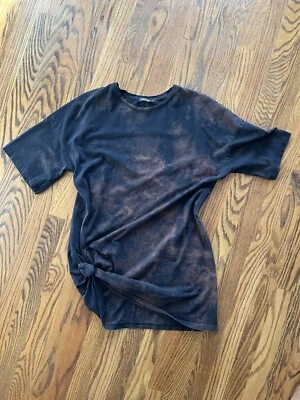 女式上衣 Nasty Gal 尺寸小号图形领带染料黑色 T 恤带结饰 — 第 1/4 张图片