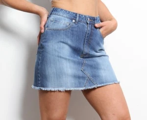 Ladies Distressed Denim Mini Skirt Stonewash Fray hem 6 to 18-Mungo demina - Picture 1 of 3
