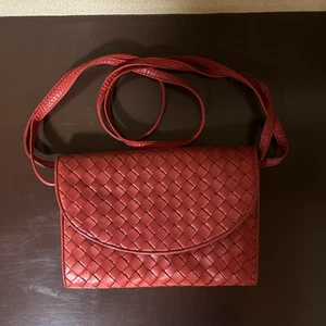 BOTTEGA VENETA Shoulder Bag Intrecciato Red Leather Inner Suede Japan Authentic - Picture 1 of 4