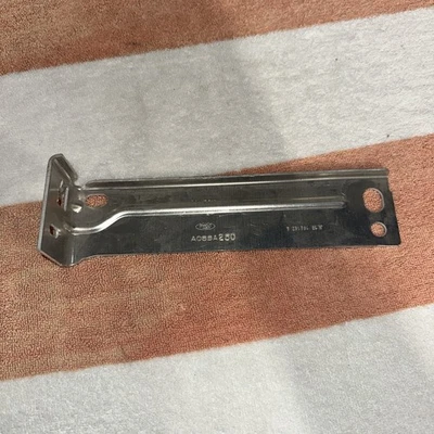 Ford Expedition 2018-2024 guardabarros delantero derecho soporte montaje OEM Foto 1 de 4