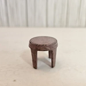 Antik Kilgore Gusseisen Spielzeug Lavendel Beistelltisch Hocker Miniatur Puppenhaus - Bild 1 von 6