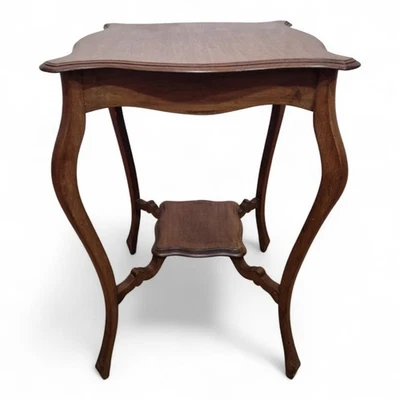 Antique Victorian mahogany 2 tier scalloped top side occasional table - Image 1 of 4