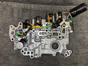 Cuerpo de válvula CVT JF015E 2014-2018 con solenoides de cambio Nissan Sentra 1,8 - Imagen 1 de 2