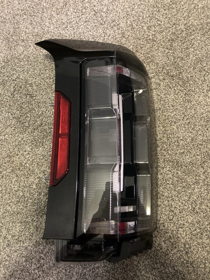 Задний фонарь со стороны водителя для Hummer Ev 2025 - Изображение 1 из 4