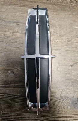 2006 2007 2008 Lincoln Mark LT Truck front Chrome Grille Emblem OEM  - Image 1 of 4