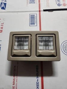 98-11 Mercury Grand Marquis Ford CV techo luz de lectura bronceado OEM - Imagen 1 de 2
