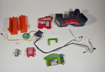 Hot Wheels Ultimate Garage Shark Attack Water Shark Base Parts Wiring Lights - Image 1 of 4