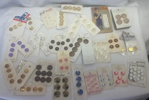 Lot Of Vintage New OS Buttons LaMode & La Chic Bge Originales Cards & More - Picture 1 of 9