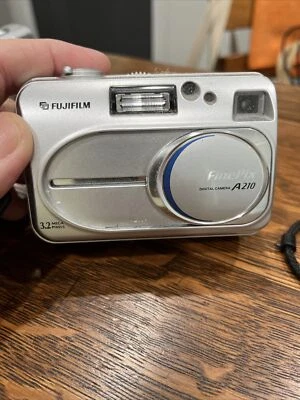 Fujifilm FinePix A210 3.2MP Compact Digital Camera Silver not tested - Image 1 of 4