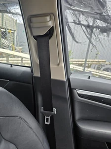 Used Mercedes C250 W204 2008–2013 Front Driver Seat Belt Retractor OEM AU - Picture 1 of 8