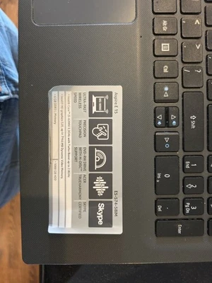 Portátil Acer Apire E 15 E5-574-581M - Disco duro de 1000 GB - 6 GB de memoria DDR3 L - Windows 10 Foto 1 de 4