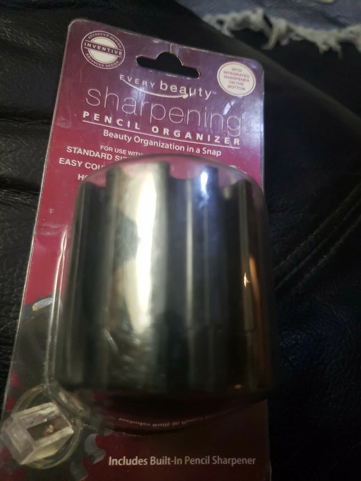 Every Beauty Cosmetic-Organizer per matite sopracciglia con temperamatite integrato. - Immagine 1 di 1