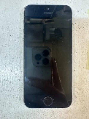 Apple iPhone SE 1st Gen 2016 (A1723) SPACE GREY - 16GB - PLEASE READ DESCRIBTION - Image 1 of 4