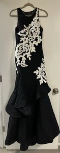 Women's Black lace with White Applique Layered Mermaid Evening Formal Dress Sz 2 - Picture 1 of 8
