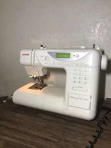 Janome Memory Craft 4400 SEWING/ EMBROIDERY MACHINE - Picture 1 of 8