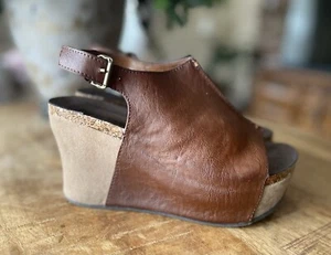 Pierre Dumas Womens 6.5 Spring Sandal Whiskey Brown Wedge Heel Buckle Strap - Picture 1 of 9