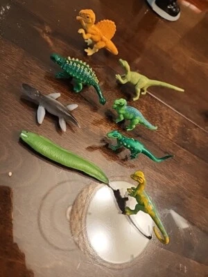 Lote de 8 piezas de goma plásticas de juguete de dinosaurios vintage Safari Ltd Foto 1 de 4