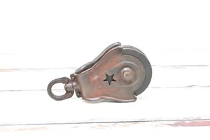 Antiguo carro de heno de granero Starline de hierro fundido primitivo polea rueda de madera - Imagen 1 de 11