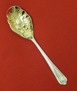 Cuchara de azúcar con fruta en relieve en tazón Sheffield England 5 3/4" #11362 - Imagen 1 de 8