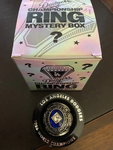 LA Brooklyn Dodgers 1955 World Series Mystery Replica Ring, 08/23/2022 SGA (new) Cover
