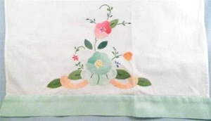 Linen Finger Towel Flower Applique Embroidered Hand Made Show Green Edge Vintage - Picture 1 of 4