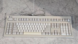 Vintage Sun Microsystems Type 5c Class B 3201234-02 PS/2 Keyboard #21 - Picture 1 of 2