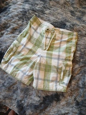 Hollister Men's XL Baggy Green Plaid Cargo Swim Shorts - Image 1 of 4