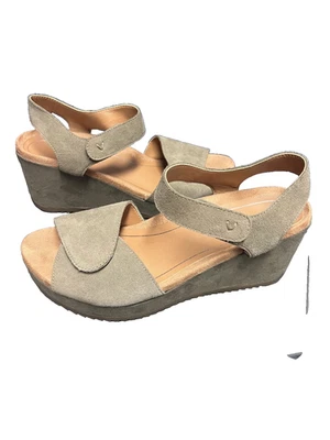Vionic Hoola Astrid II dark taupe Wedge Strappy Sandals Womens Sz 8.5 NWOB - Image 1 of 4
