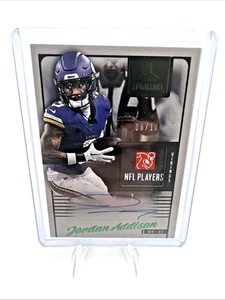 2025 Panini Luminance Jordan Addison Maglia/Patch Auto 06/10 NFL Player Tag SSP - Foto 1 di 7