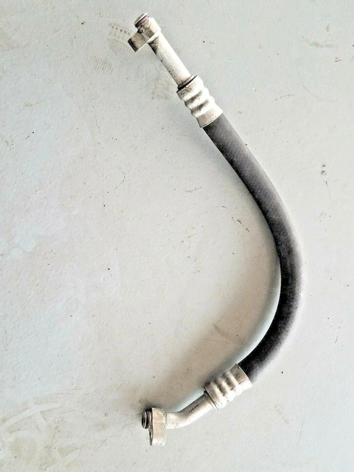 1998-2001 Volkswagen BEETLE A/C HOSE COMPRESSOR TO EVAPATOR 1C0820744  - Image 1 of 4