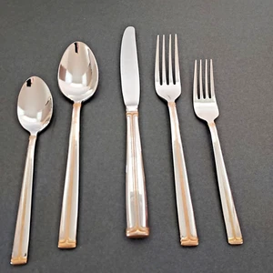 Cubiertos de acero inoxidable Mikasa Meridian Gold Accent 5 piezas - Imagen 1 de 2