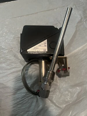 united electric controls co Temperature Controller F302 11330 4BS NEW OPEN BOX - Image 1 of 4