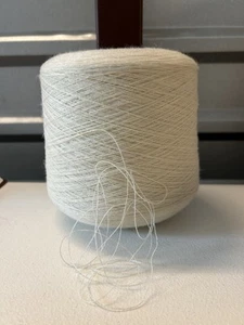 Nice Spool Cone PURE Peruvian Lace Wool Yarn 1lb 15oz 886gr 7007 Lite Cream - Picture 1 of 6