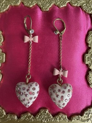 Betsey Johnson Vintage Tea Party Pink Rose Bud Rosebud Lucite Heart Earrings - Image 1 of 3