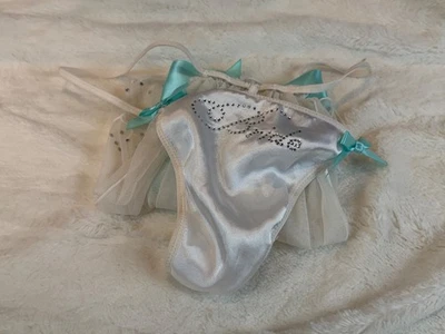 Tanga de satén True Vintage Victoria's Secret I Do Sexy Little Things NOVIA 2006 Foto 1 de 4