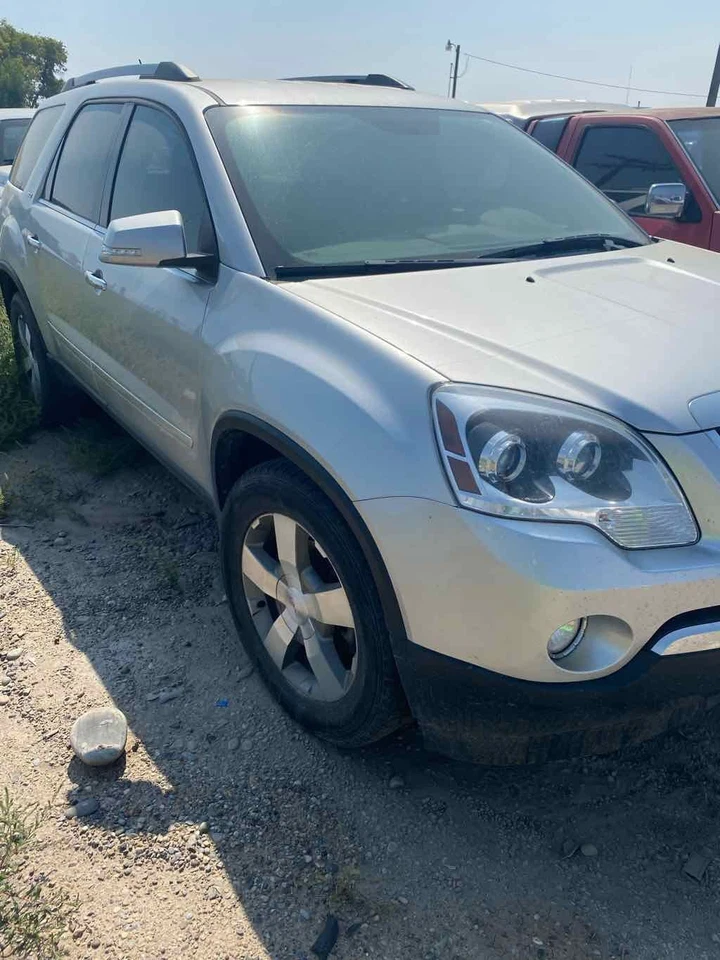 Alternador usado compatible con: GMC Acadia 2012 grado A Foto 1 de 4