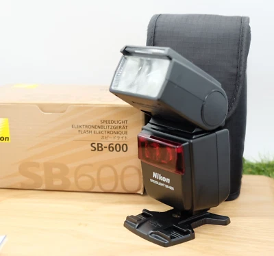 Nikon Speedlight SB-600 Shoe Mount Flash SB 600 W/ Case Japan [Near Mint] #1292 - Image 1 of 4