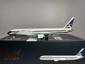 Gemini Jets 1:200 Delta Air Lines Boeing 767-300 N129DL Widget G2DAL342 - Picture 1 of 2