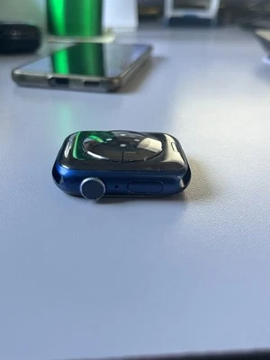 Apple Watch Serie 6 GPS 44mm Cassa in Alluminio Blu con Cinturino Sportivo Deep - Immagine 1 di 4