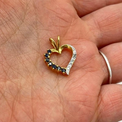 Dije colgante vintage de plata de ley 925 enchapado en oro zafiro y corazón de diamantes Foto 1 de 4