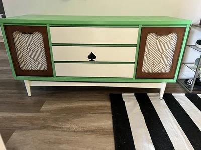 Bassett Credenza Restaurado MCM Kate Spade Inspirado Nueva York Foto 1 de 3