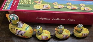 12 Zoll Schylling Mama Entenfamilie Blechspielzeug zum Aufziehen Entenküken Bobs funktionieren nicht ohne Schlüssel - Bild 1 von 9