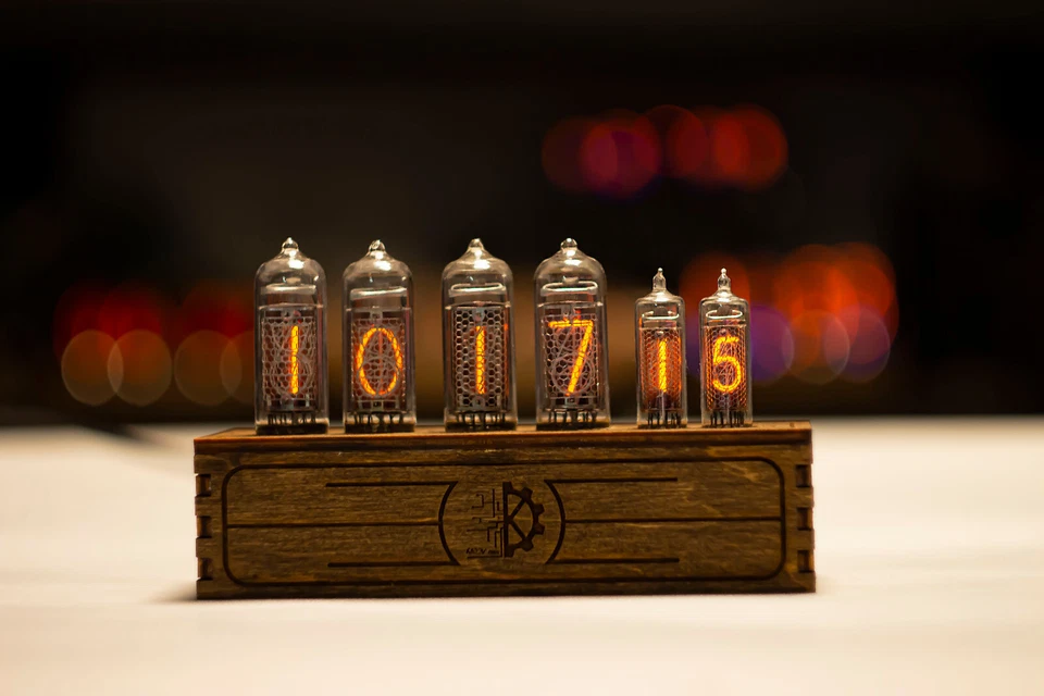 Nixie tube clock IN-14+IN-16 RGB table desk retro old vintage clock for bedroom - Image 1 of 4
